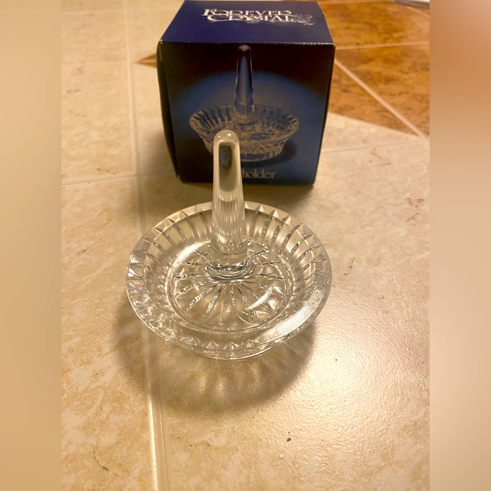 Forever Crystal Vintage Ringholder! Gorgeous!